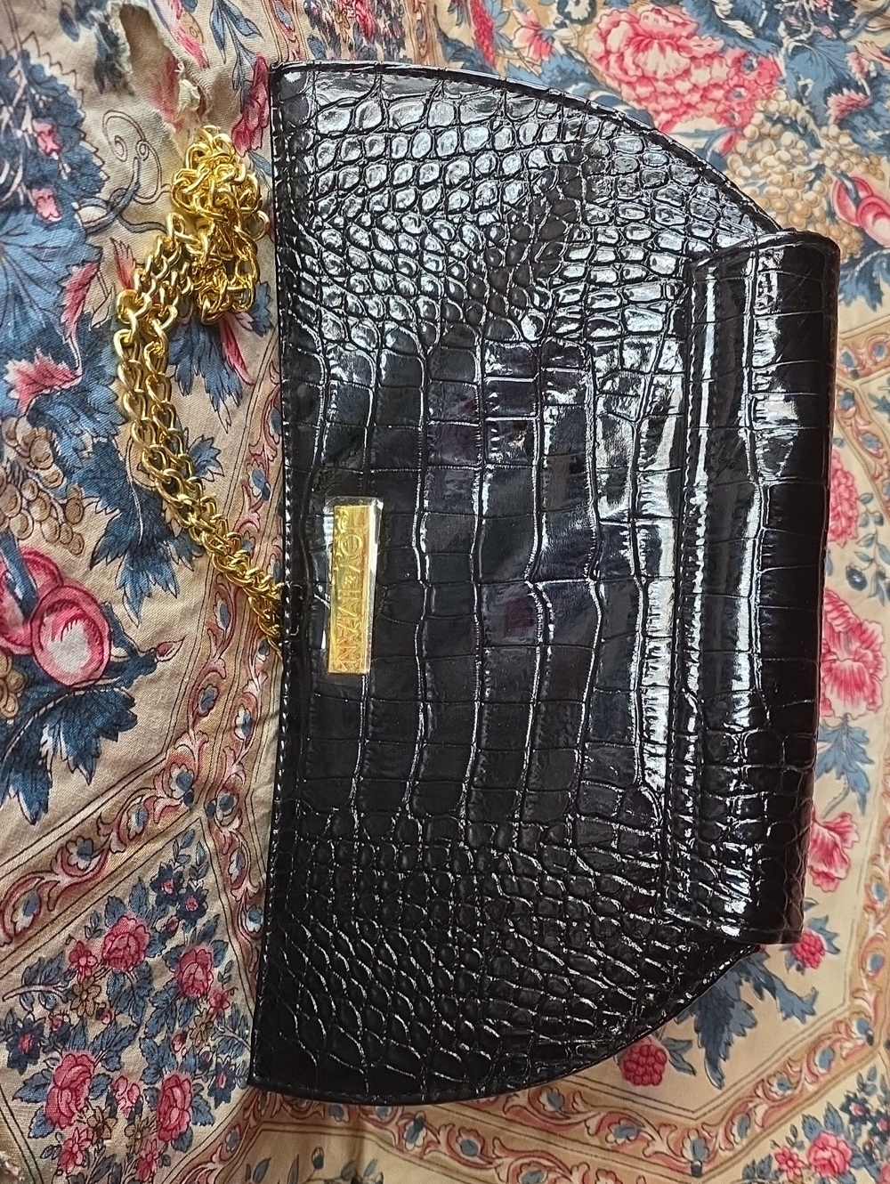 Joy & Iman Black False Crocodile-Embossed Shoulder Bag with Gold Plaque And Chai